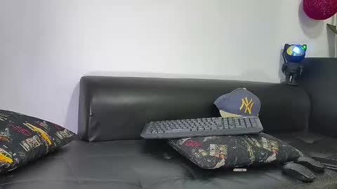 Snapshot of nixon347932 chatting on 12/28/24, 09:09 Nicolas Muscle online show from 12/28/24, 09:09