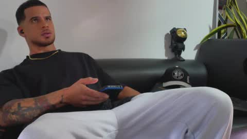 Snapshot of nixon347932 chatting on 09/25/25, 03:16 Nicolas Muscle online show from 09/25/25, 03:16