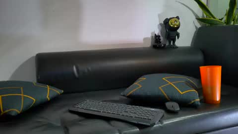 Snapshot of nixon347932 chatting on 10/17/25, 07:49 Nicolas Muscle online show from 10/17/25, 07:49