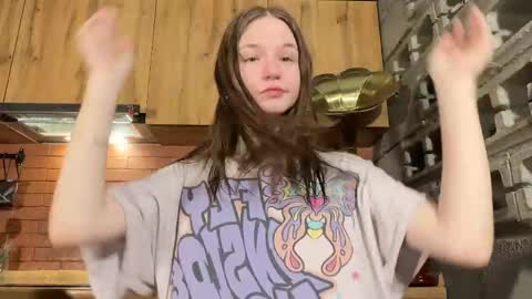 Tears Lora online show from 04/16/26, 08:04