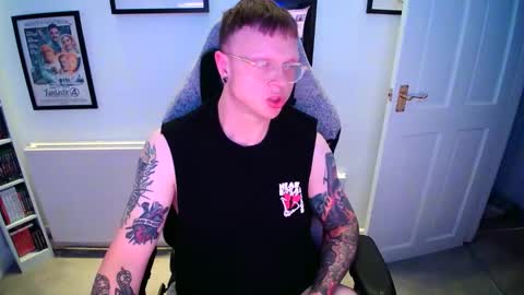 Snapshot of nlrb93 chatting on 09/30/25, 06:35 BNate93 online show from 09/30/25, 06:35