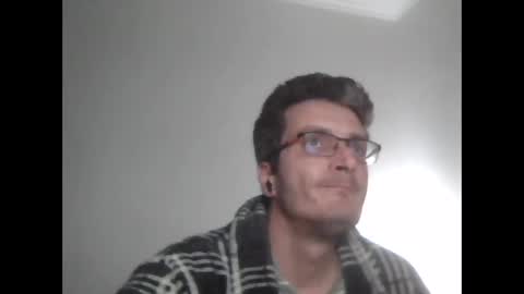 Snapshot of nmcandeias chatting on 12/17/24, 11:05 Nuno online show from 12/17/24, 11:05