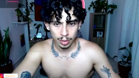 Snapshot of no_face_69 chatting on 02/13/26, 04:52 x online show from 02/13/26, 04:52