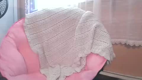 Leah online show from 12/04/25, 03:32