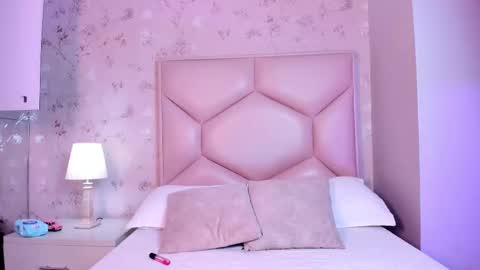   ambarsulliva  online show from 10/07/25, 11:40