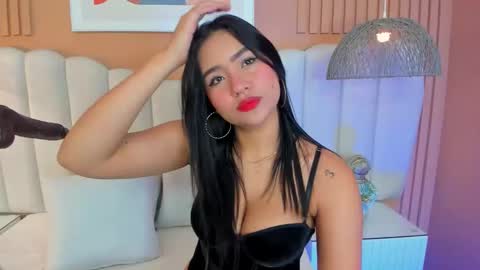 Snapshot of noa_moon chatting on 11/27/25, 03:30 Noa online show from 11/27/25, 03:30