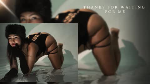 Snapshot of noa_moon chatting on 12/23/25, 02:20 Noa online show from 12/23/25, 02:20