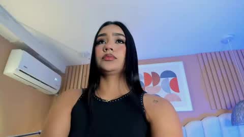 Snapshot of noa_moon chatting on 05/20/26, 02:40 Noa online show from 05/20/26, 02:40