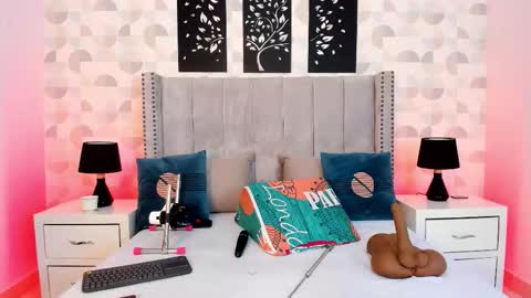 NATHALIA MORENO online show from 02/10/26, 12:20