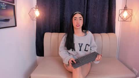 NATHALIA MORENO online show from 04/17/26, 12:19