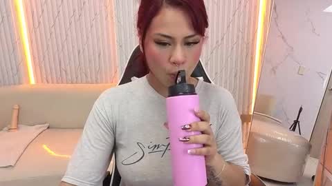 Noa  online show from 11/28/25, 01:03