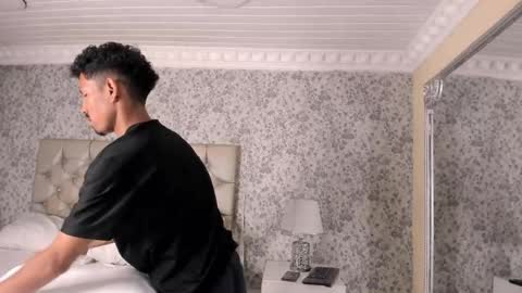 Noah online show from 04/13/26, 03:23