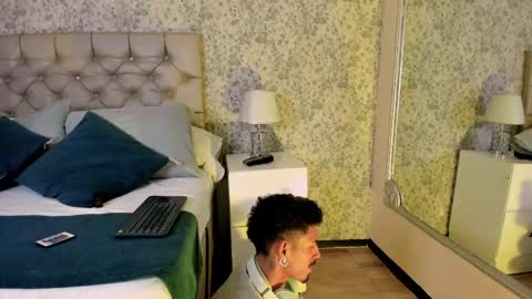 Noah online show from 04/16/26, 04:35