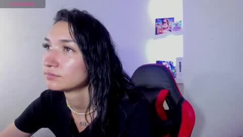 Snapshot of noah_carter16 chatting on 04/08/26, 11:43 NOAH online show from 04/08/26, 11:43