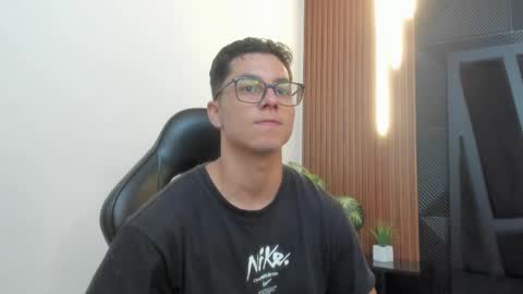 Noah online show from 12/22/25, 12:02