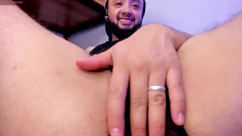 noah_devil_ online show from 11/26/25, 03:07