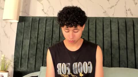 noah_dupont_ online show from 09/21/25, 07:59