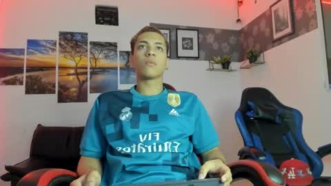 noah_flynn1 online show from 03/25/26, 10:54