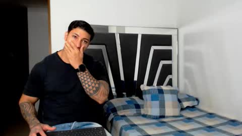 Noah Harris01 online show from 11/19/25, 11:16