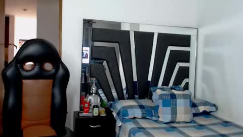 Noah Harris01 online show from 02/19/26, 01:07