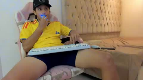 noah_jacksxn online show from 06/25/26, 11:48