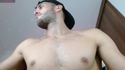 Snapshot of noah_jhonsonn chatting on 02/11/25, 05:29 Noah online show from 02/11/25, 05:29