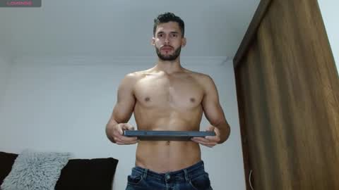 Snapshot of noah_jhonsonn chatting on 02/20/25, 11:31 Noah online show from 02/20/25, 11:31