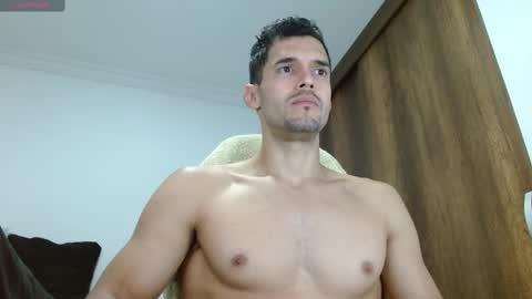 Snapshot of noah_jhonsonn chatting on 03/04/25, 12:44 Noah online show from 03/04/25, 12:44