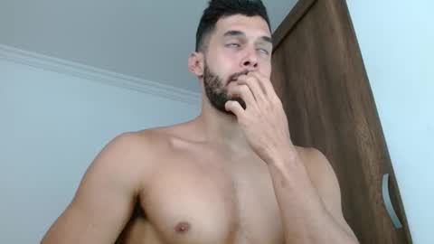 Snapshot of noah_jhonsonn chatting on 09/20/25, 02:07 Noah online show from 09/20/25, 02:07