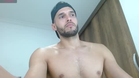 Snapshot of noah_jhonsonn chatting on 10/02/25, 02:13 Noah online show from 10/02/25, 02:13