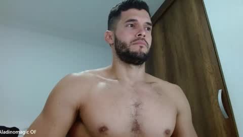 Snapshot of noah_jhonsonn chatting on 11/15/25, 11:18 Noah online show from 11/15/25, 11:18