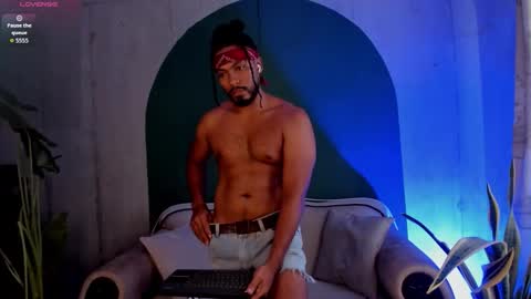 Snapshot of noah_jones__ chatting on 02/11/26, 06:24 Noah online show from 02/11/26, 06:24