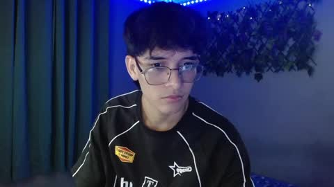 Snapshot of noah_millerx_ chatting on 04/10/26, 04:06 noah online show from 04/10/26, 04:06
