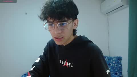 Snapshot of noah_millerx_ chatting on 05/02/26, 03:33 noah online show from 05/02/26, 03:33