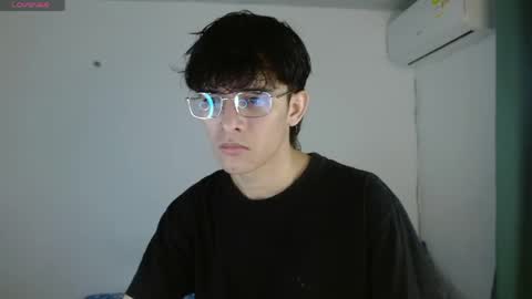 Snapshot of noah_millerx_ chatting on 05/04/26, 04:41 noah online show from 05/04/26, 04:41