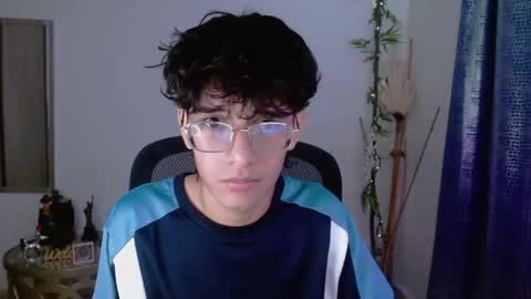 Snapshot of noah_millerx_ chatting on 05/09/26, 04:39 noah online show from 05/09/26, 04:39