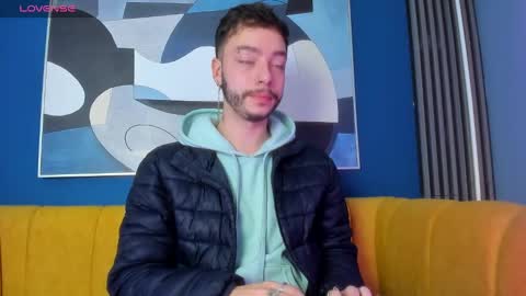 Snapshot of noah_ricci_ chatting on 12/21/24, 01:10 online show from 12/21/24, 01:10