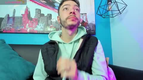 Snapshot of noah_ricci_ chatting on 01/05/25, 11:59 online show from 01/05/25, 11:59