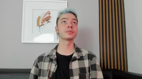 Snapshot of noah_ricci_ chatting on 03/10/25, 12:04 online show from 03/10/25, 12:04