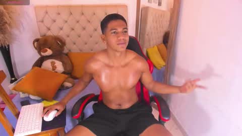 N O AH - S T H O  N E online show from 02/05/26, 04:28