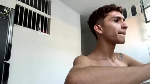 Snapshot of noah_tyler_ chatting on 01/27/25, 10:27 noah tyler online show from 01/27/25, 10:27