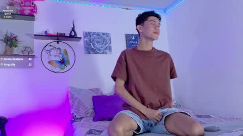 Snapshot of noah_tyler_ chatting on 10/03/25, 10:51 noah tyler online show from 10/03/25, 10:51