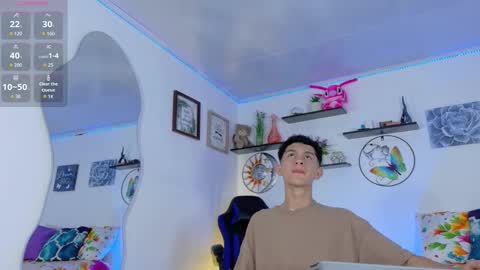 Snapshot of noah_tyler_ chatting on 10/07/25, 11:46 noah tyler online show from 10/07/25, 11:46