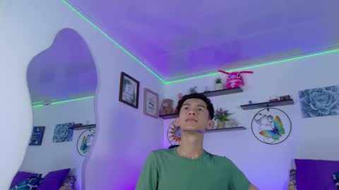 Snapshot of noah_tyler_ chatting on 10/20/25, 06:30 noah tyler online show from 10/20/25, 06:30