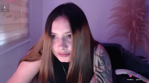 noah_white3 online show from 10/14/25, 03:35