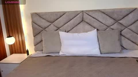 Noah And Gaia online show from 04/23/26, 07:16