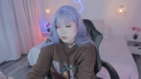 Snapshot of noahcryptic chatting on 11/19/25, 06:35 Noah online show from 11/19/25, 06:35