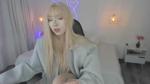 Snapshot of noahcryptic chatting on 12/14/25, 05:57 Noah online show from 12/14/25, 05:57