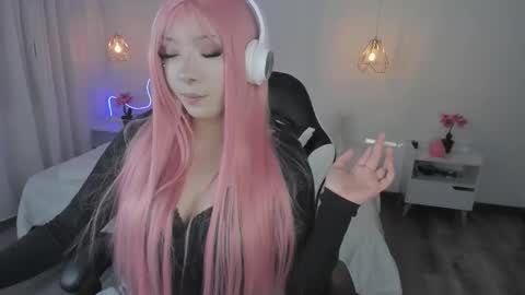 Snapshot of noahcryptic chatting on 12/16/25, 05:56 Noah online show from 12/16/25, 05:56