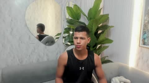 Snapshot of noahdark_ chatting on 04/19/26, 01:27 NOAH online show from 04/19/26, 01:27